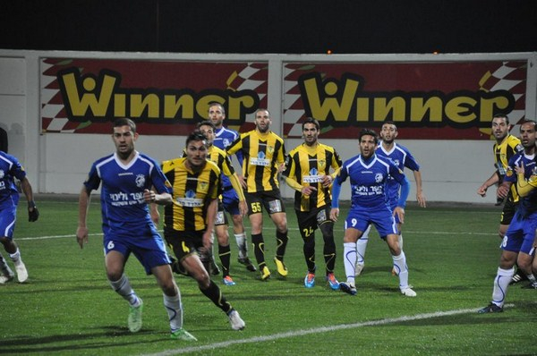 بالصور: فريق أبناء اللد يودّع بطولة كأس الدولة بعد خسارته أمام بيتار القدس